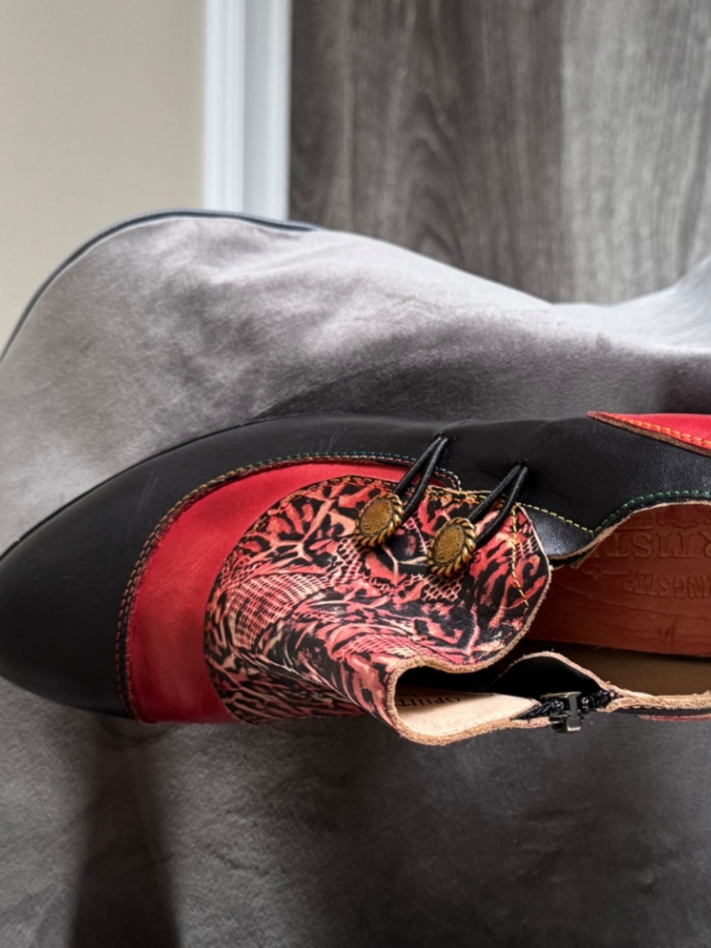 L’Artiste Spring Step Red and Black Shoes - Picture 6 of 6